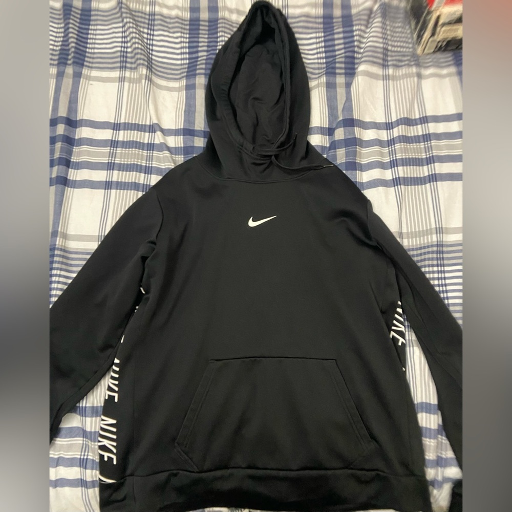 Nike Men's Black Hoodie Sweater